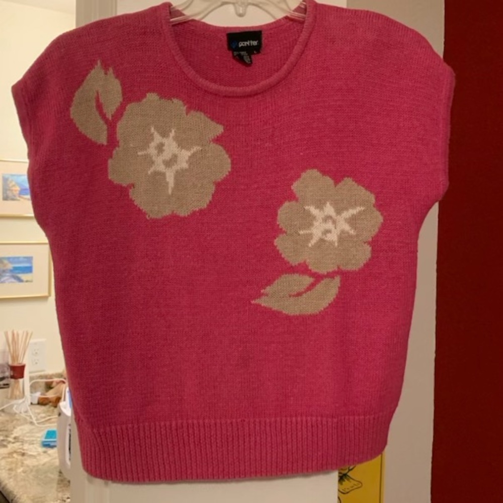 Women’s short sleeve sweater